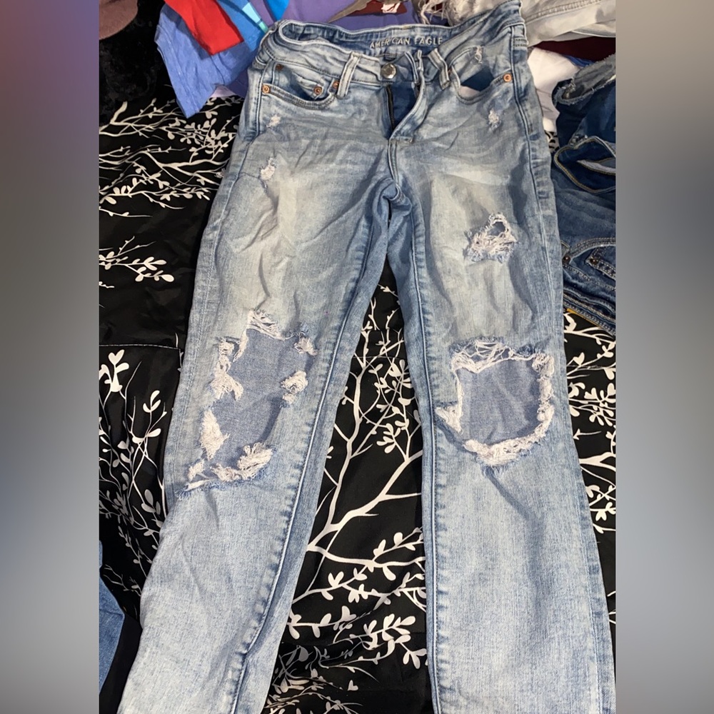 American Eagle Distressed High Rise Jegging